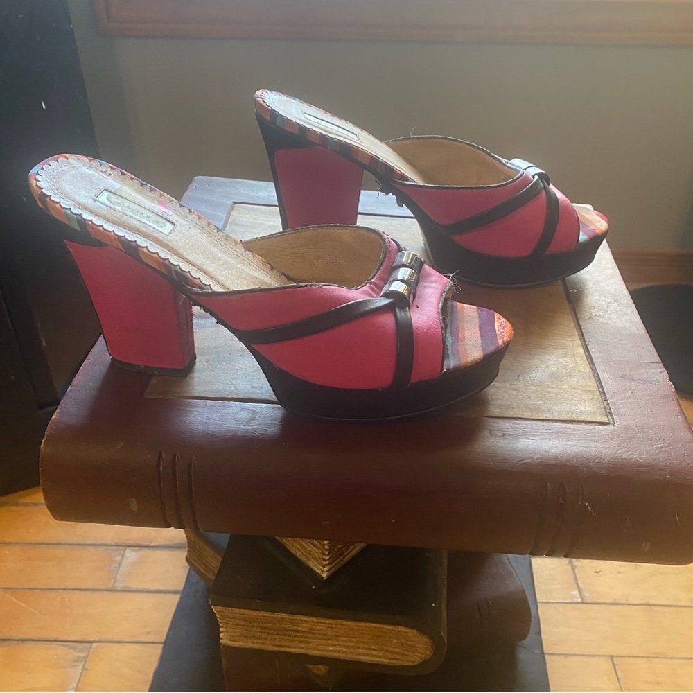 Loveshoe’s pink High Heels